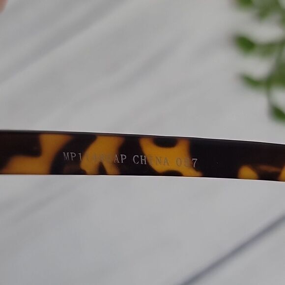 Unbranded Stylish Tortoise Shell Womens Sunglasses - Picture 4 of 7